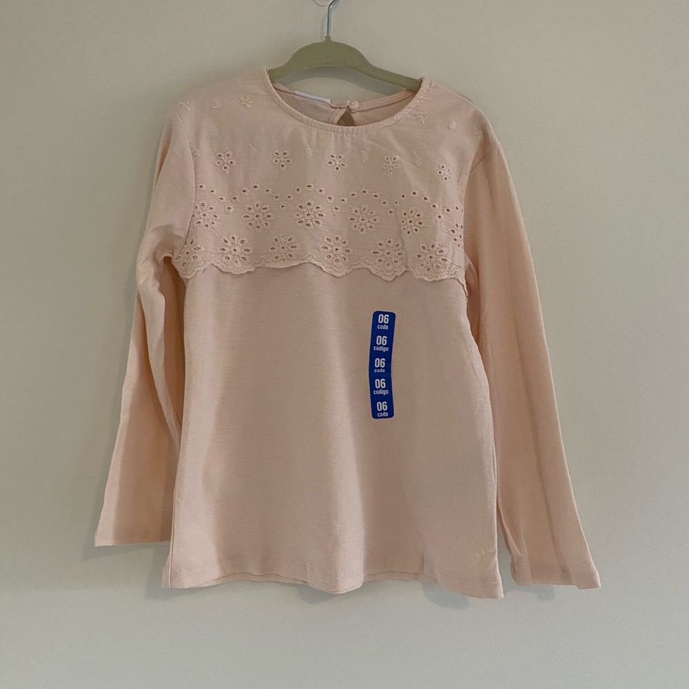 Zara t-shirt with embroidered detail.